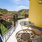 Lena At Aqualuna Apartma