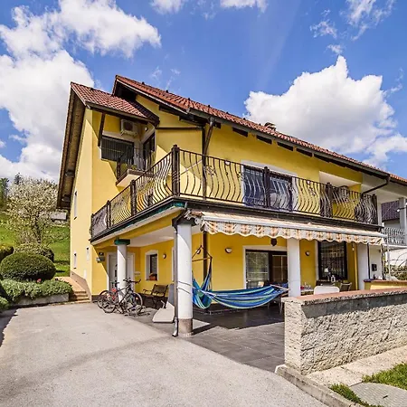Lena At Aqualuna Apartma