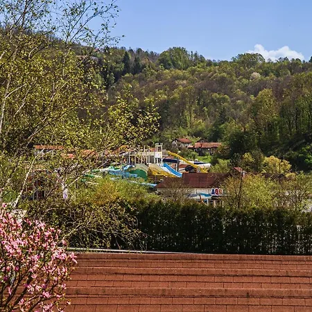 Lena At Aqualuna Apartman Podčetrtek