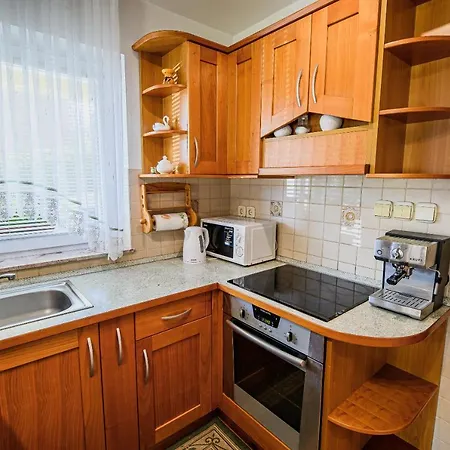 Apartma Lena At Aqualuna