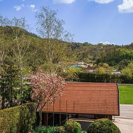 Lena At Aqualuna Apartman Podčetrtek
