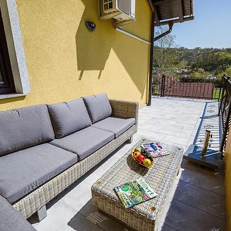 Lena At Aqualuna Apartma *