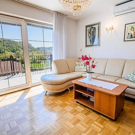 Lena At Aqualuna Apartment