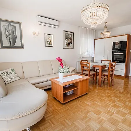 Apartma Lena At Aqualuna