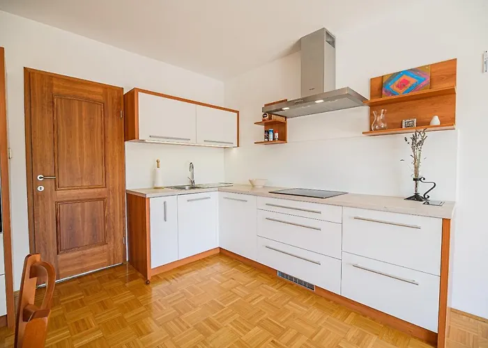 Lena At Aqualuna Appartement