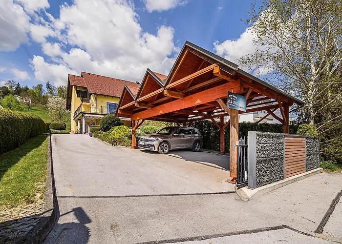 Lena At Aqualuna Appartement *