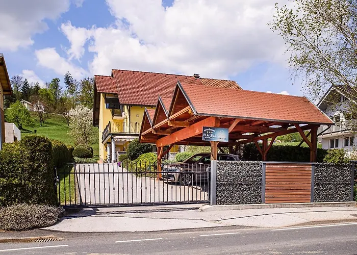 Lena At Aqualuna Appartement *