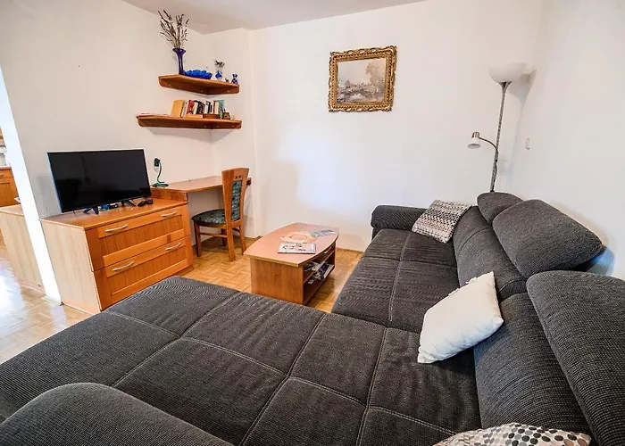 Lena At Aqualuna Apartman Podcetrtek